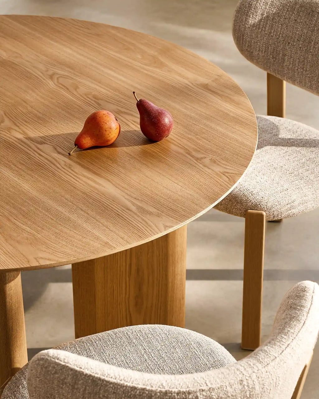 Bramley Oak Dining Table – Seats 4–6