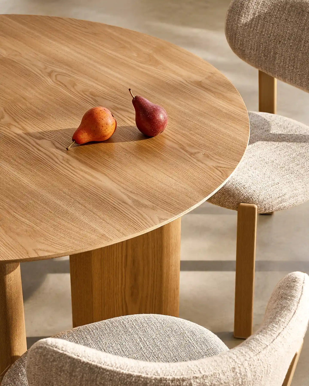 Bramley Oak Dining Table – Seats 4–6