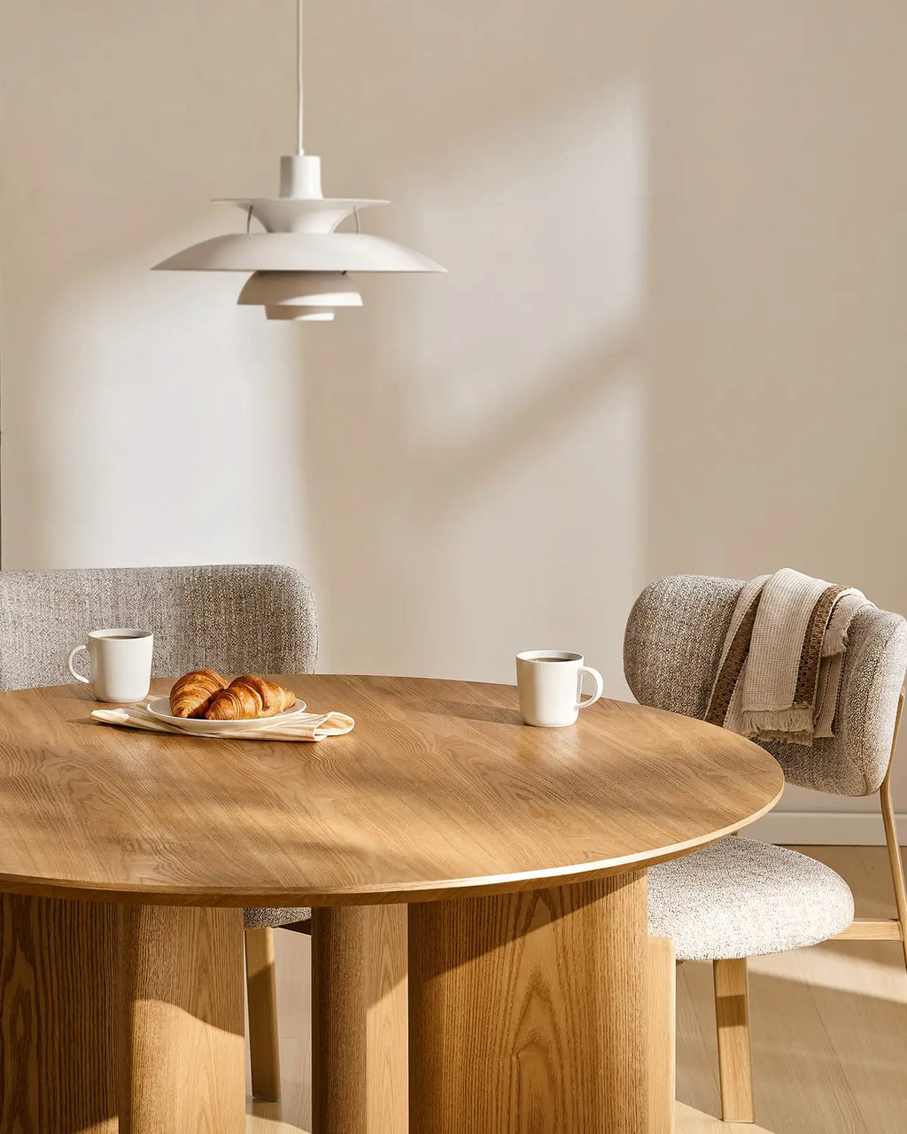 Bramley Oak Dining Table – Seats 4–6