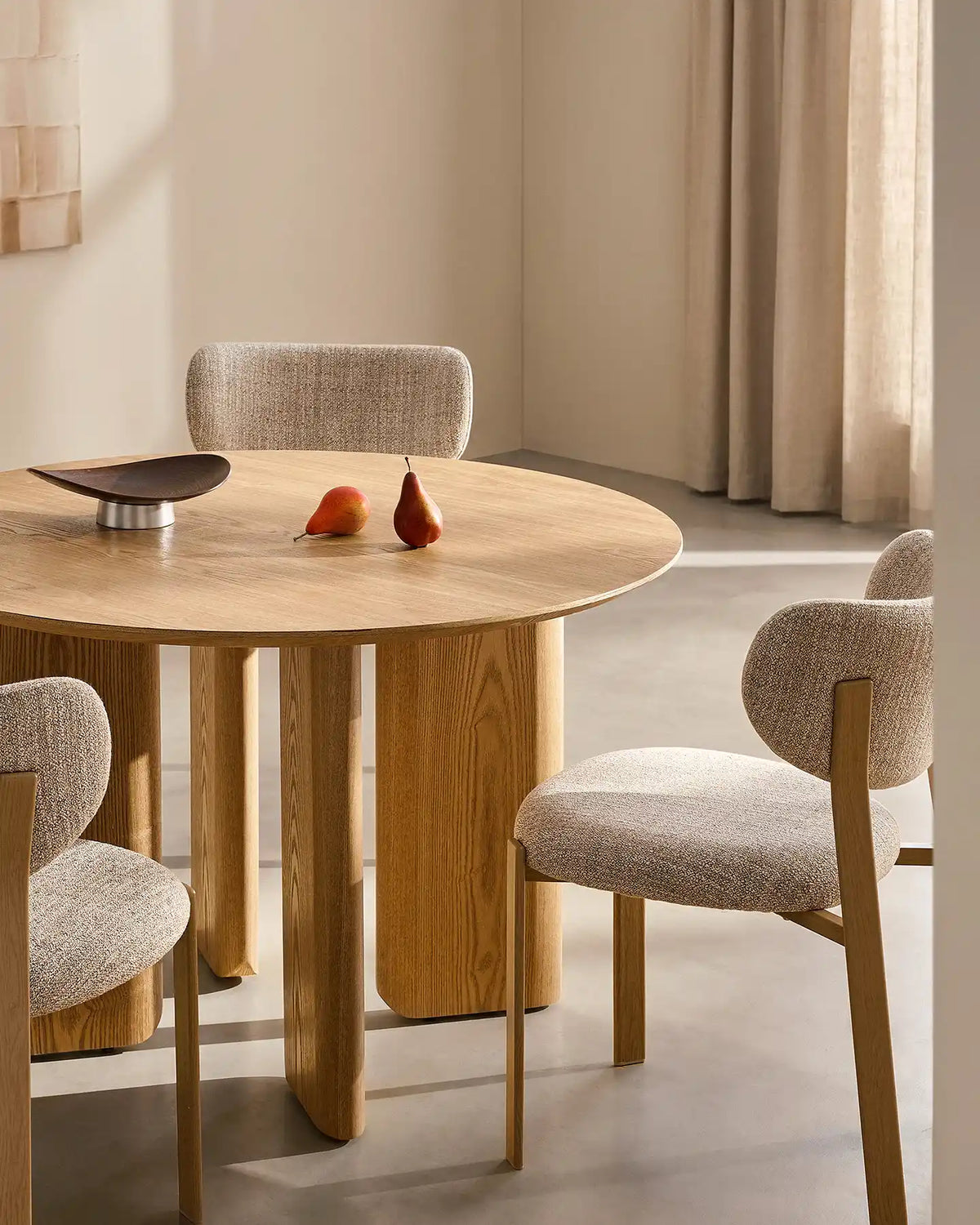 Bramley Oak Dining Table – Seats 4–6